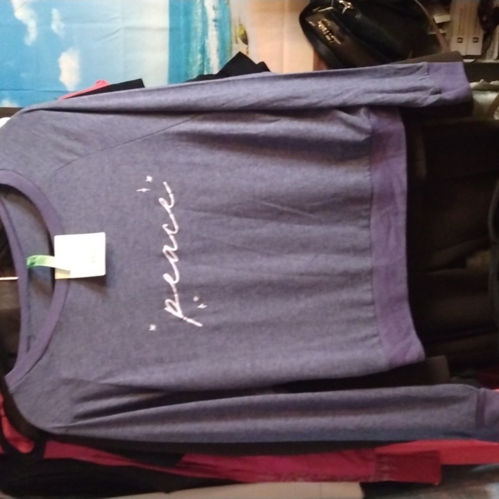 Honeydew women's long sleeve Tshirt Sz Medium New